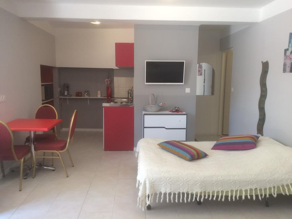Jolie Appartement, L'Enclave Des Secrets LʼIsle-sur-la-Sorgue Exterior foto